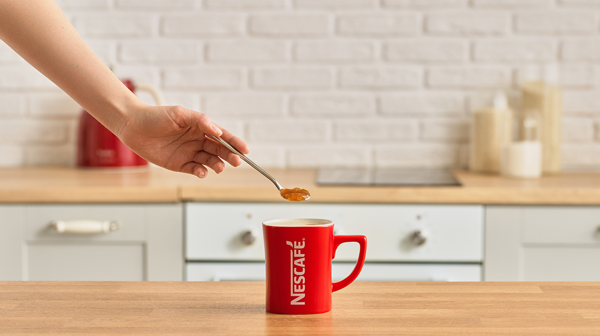 абрикосовое варенье добавляется в кружку