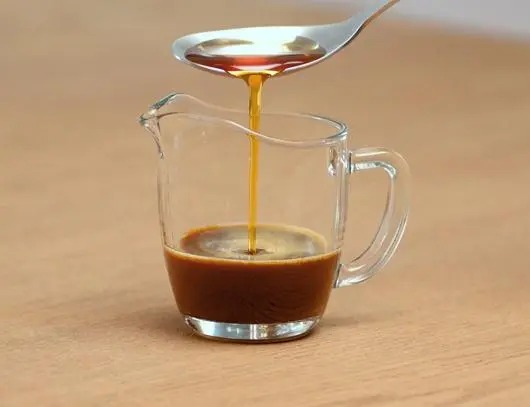 добавьте кленовый сироп