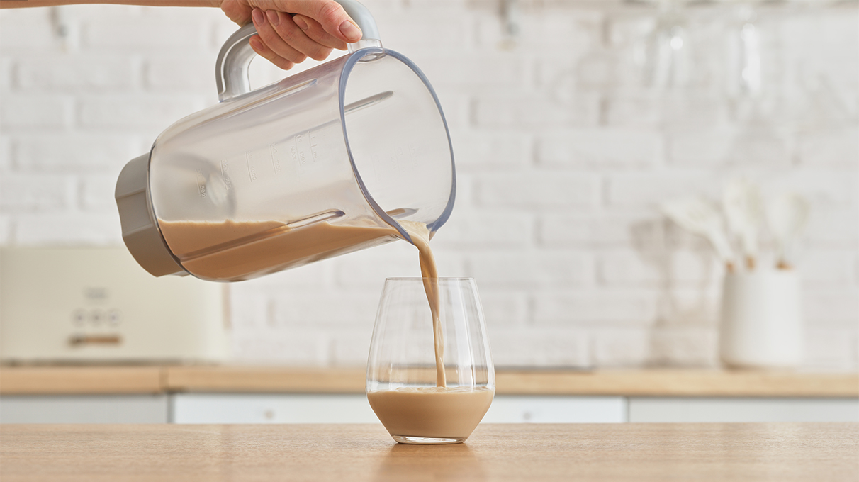 Перелейте в бокал